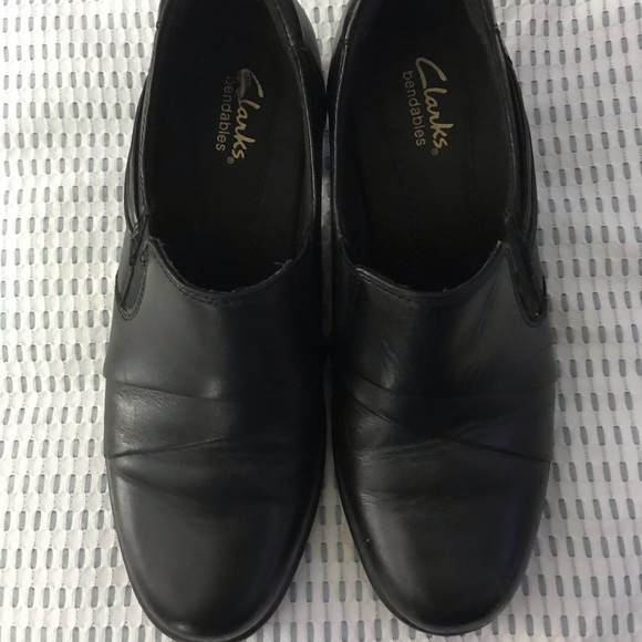 Black Clarks Bendables Slip-Ons - Picture 2 of 7